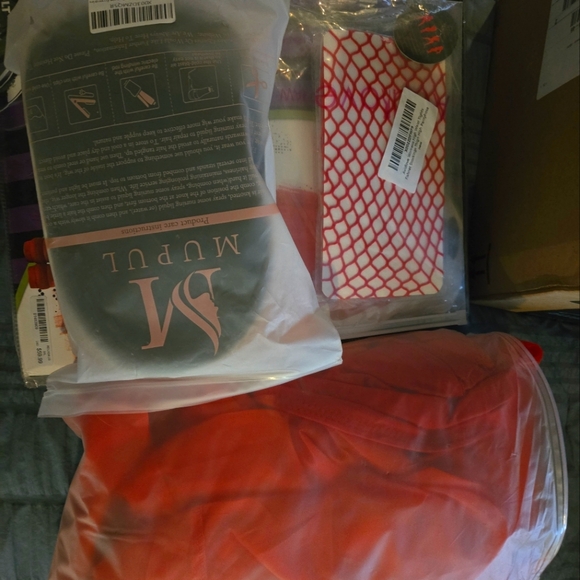 Beetlejuice and Lydia costume - Picture 2 of 5